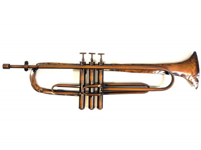 Hudobný nástroj - bronzová trúbka